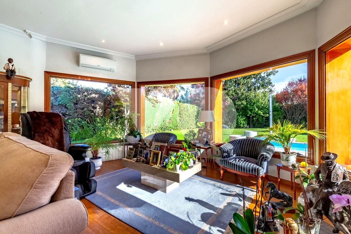 Sala de estar de Casa o chalet en venta en  Madrid Capital con Aire acondicionado, Calefacción y Jardín privado