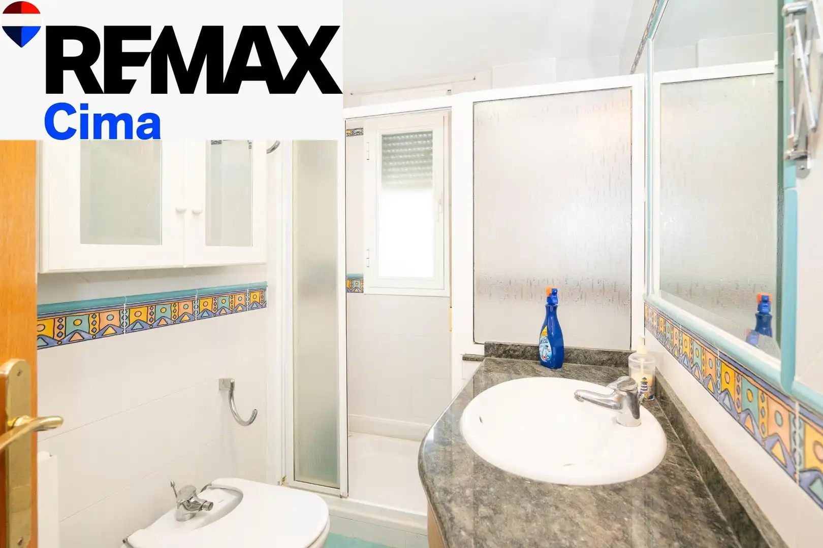 Baño de Piso en venta en Baza, Granada
