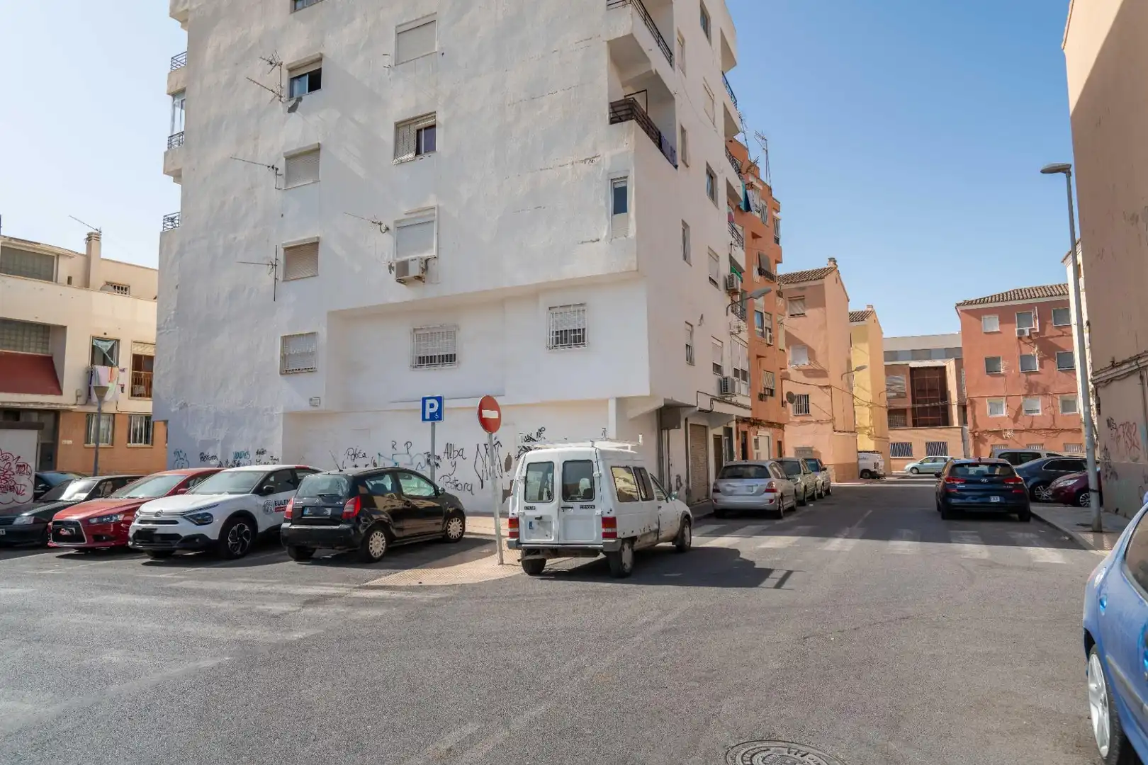 Vista exterior de Local en venta en Almería