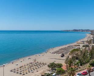 Vista exterior de Apartament en venda en Benalmádena amb Aire condicionat, Terrassa i Piscina