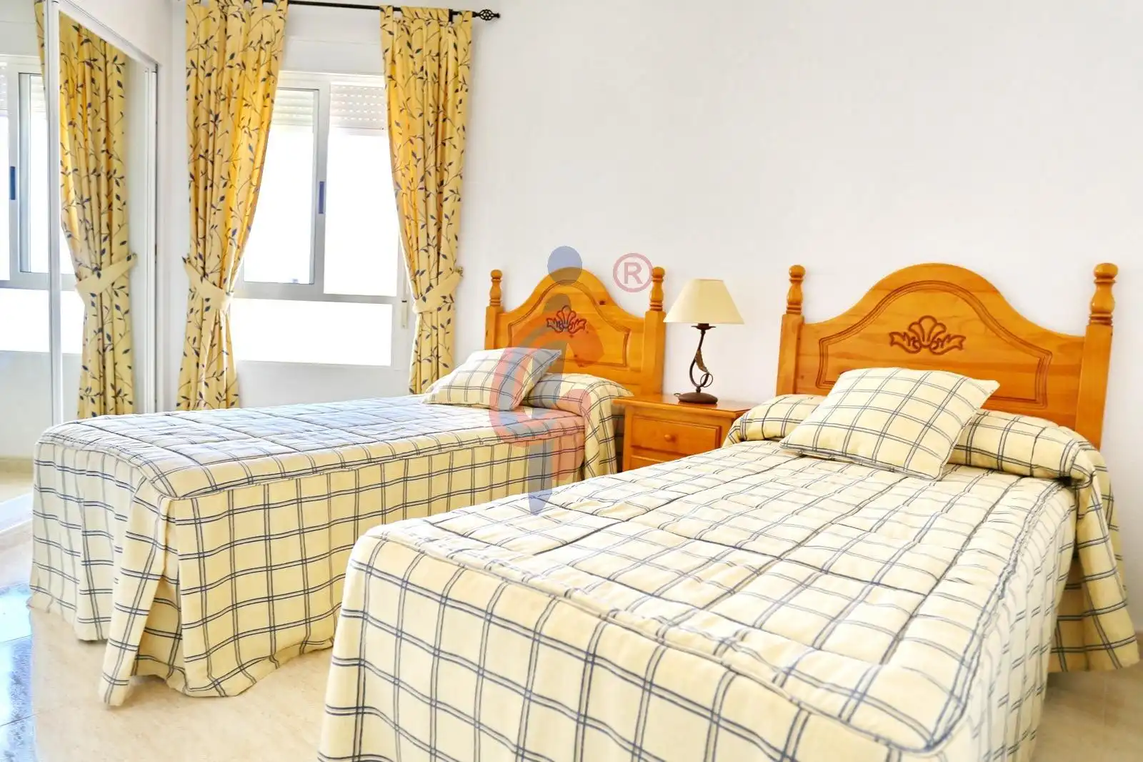 Schlafzimmer von Dachboden zum Verkauf in Guardamar del Segura mit Terrasse, Abstellraum und Möbliert