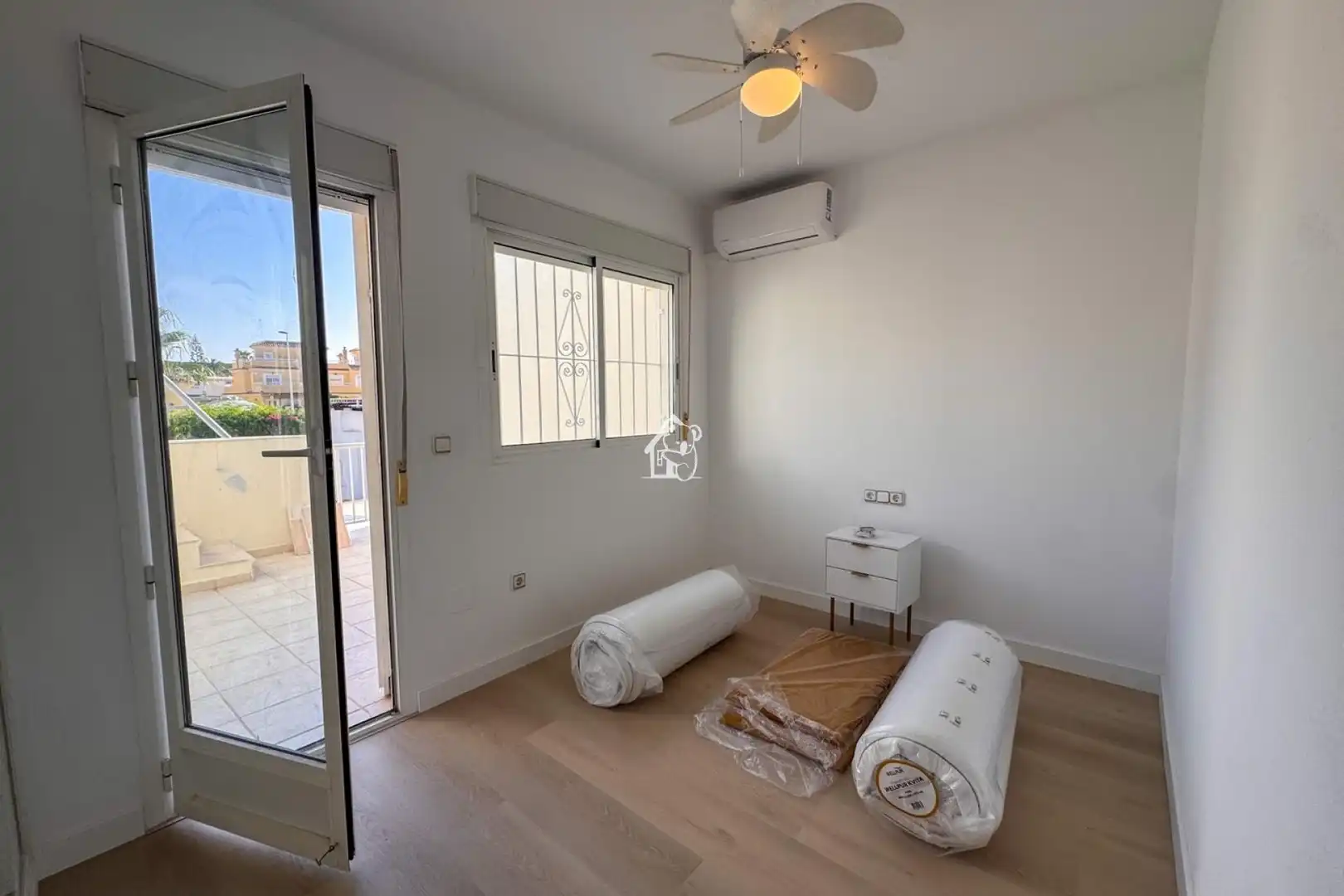 Detached homes for rent in Los Balcones - Los Altos