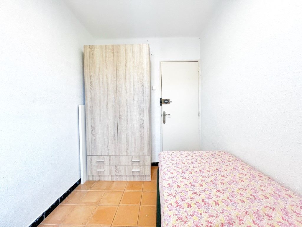Bedroom of Flat to share in  Barcelona Capital  with Furnished, Washing machine and Microwave