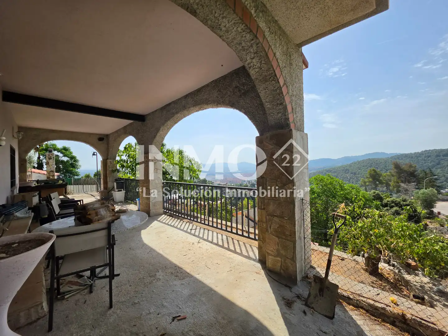 Terrassa de Casa o xalet en venda en Sant Andreu de la Barca amb Aire condicionat, Calefacció i Jardí privat