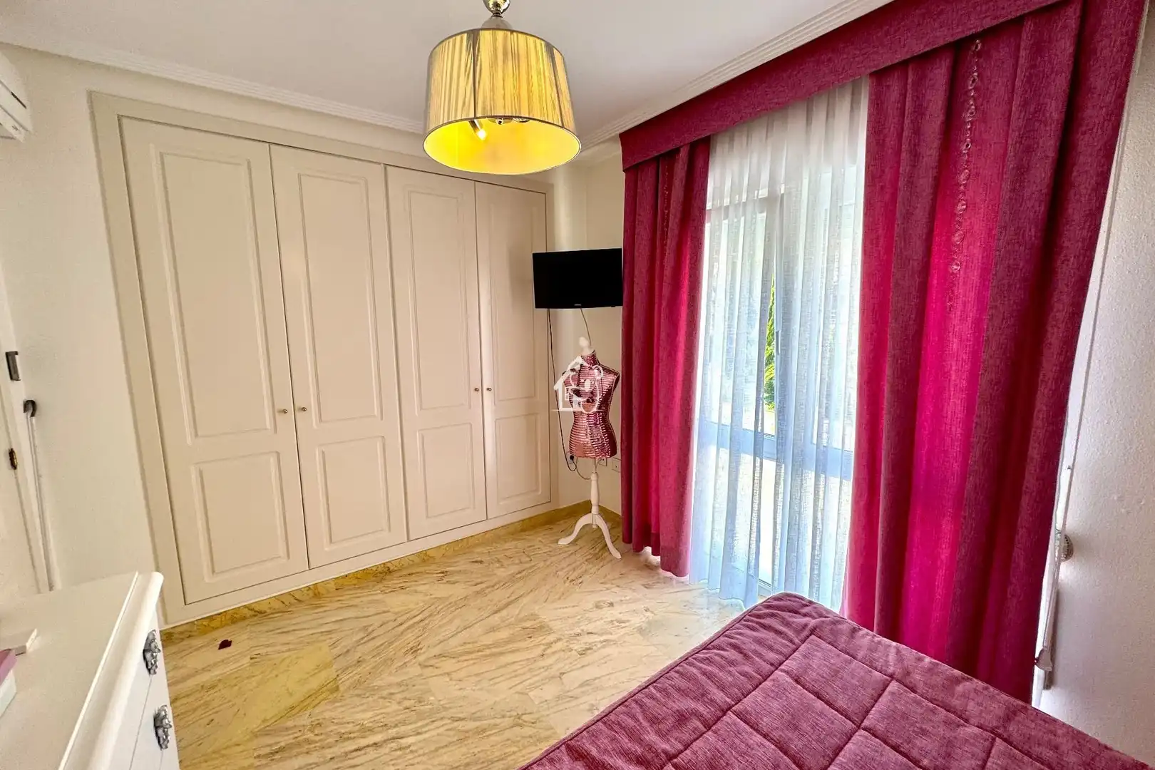 Habitación de Casa adosada de alquiler en Orihuela con Aire acondicionado, Terraza y Piscina
