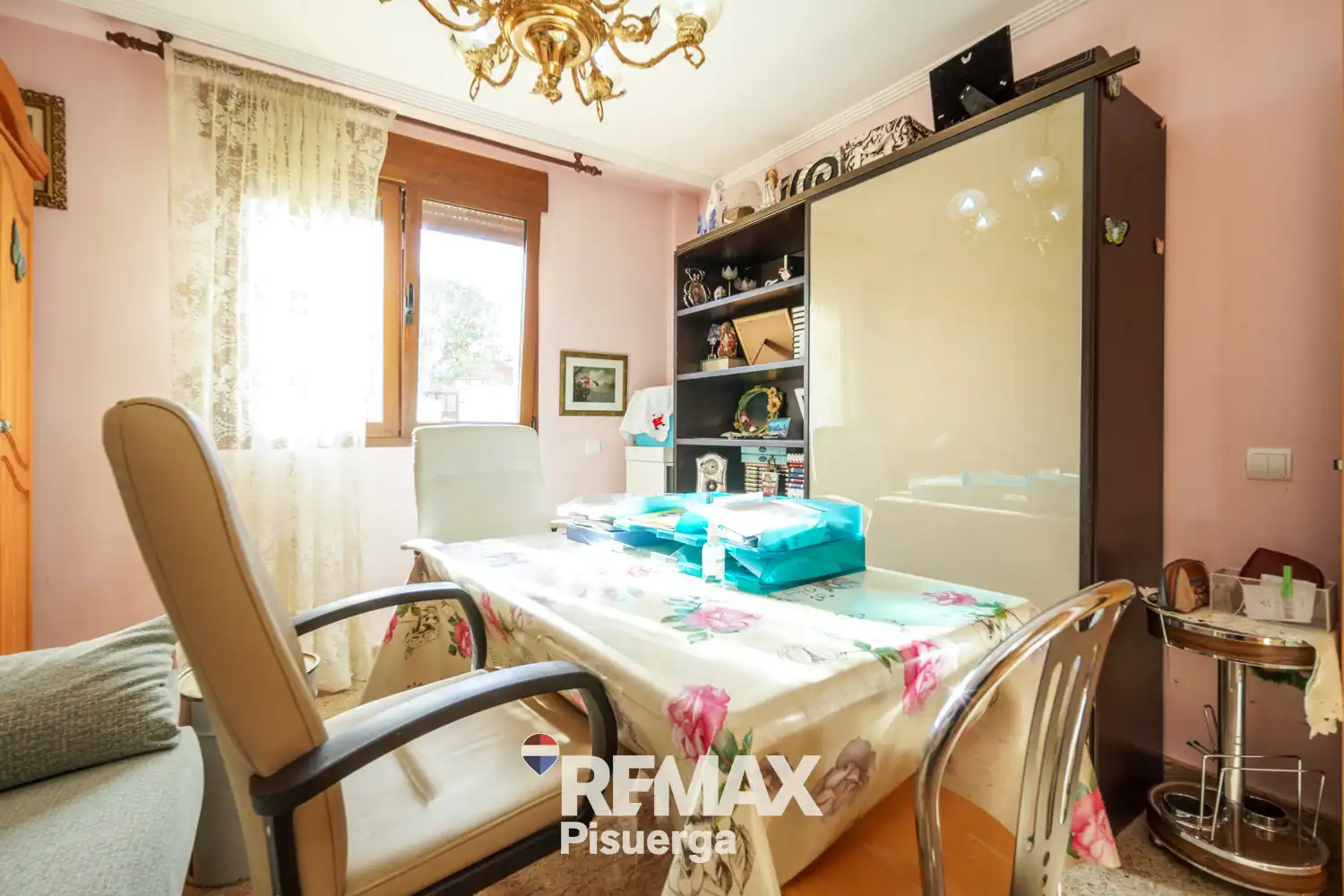 Habitación de Casa o chalet en venta en Laguna de Duero con Aire acondicionado, Calefacción y Jardín privado
