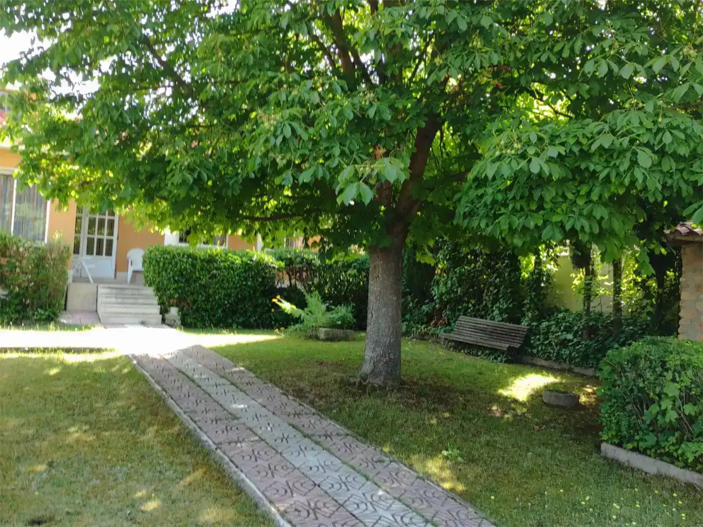 Jardí de Casa o xalet en venda en Dueñas amb Jardí privat, Parquet i Traster