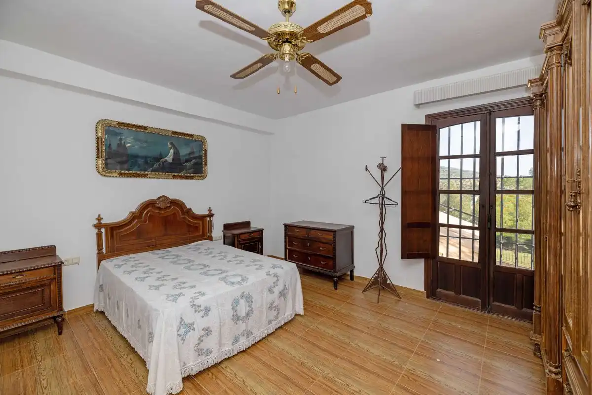 Schlafzimmer von Country house zum Verkauf in Olvera mit Klimaanlage, Heizung und Privatgarten
