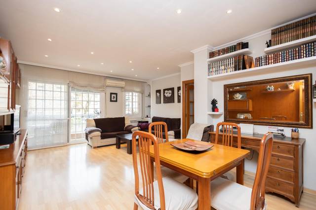 Piso en Venta en Calle FERROCARRILS CATALANS en La Marina del Port