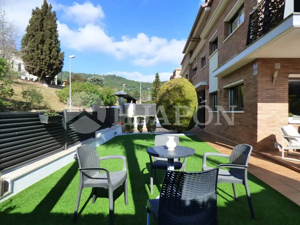 Casa aparellada amb terrassa en venda a Vilassar de Dalt, imagen 32
