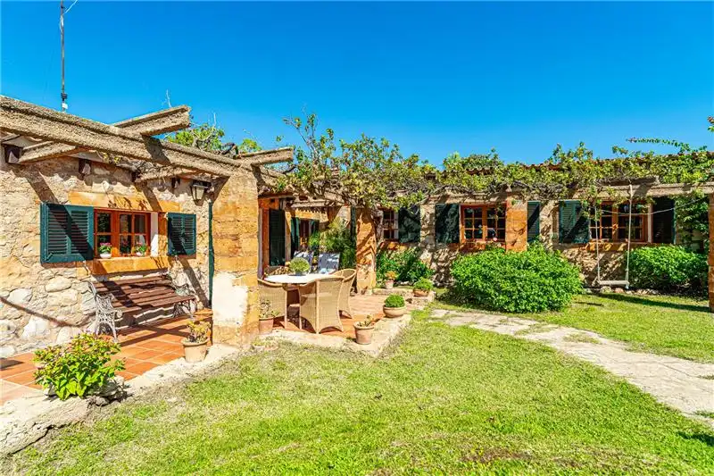Maison rustique avec jardin à vendre à Son Servera Poble