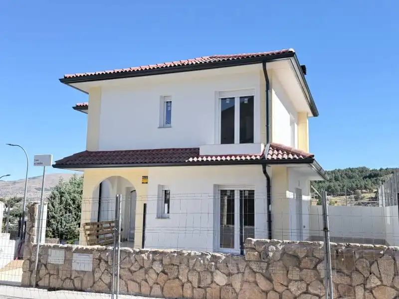 Casa aparellada amb jardí en venda a San Rafael, imagen 13