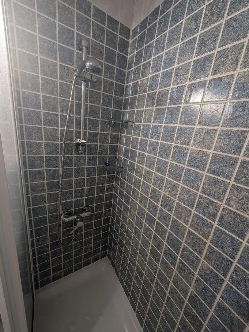 Badezimmer von Wohnung zum Verkauf in Valencia mit Klimaanlage und Möbliert