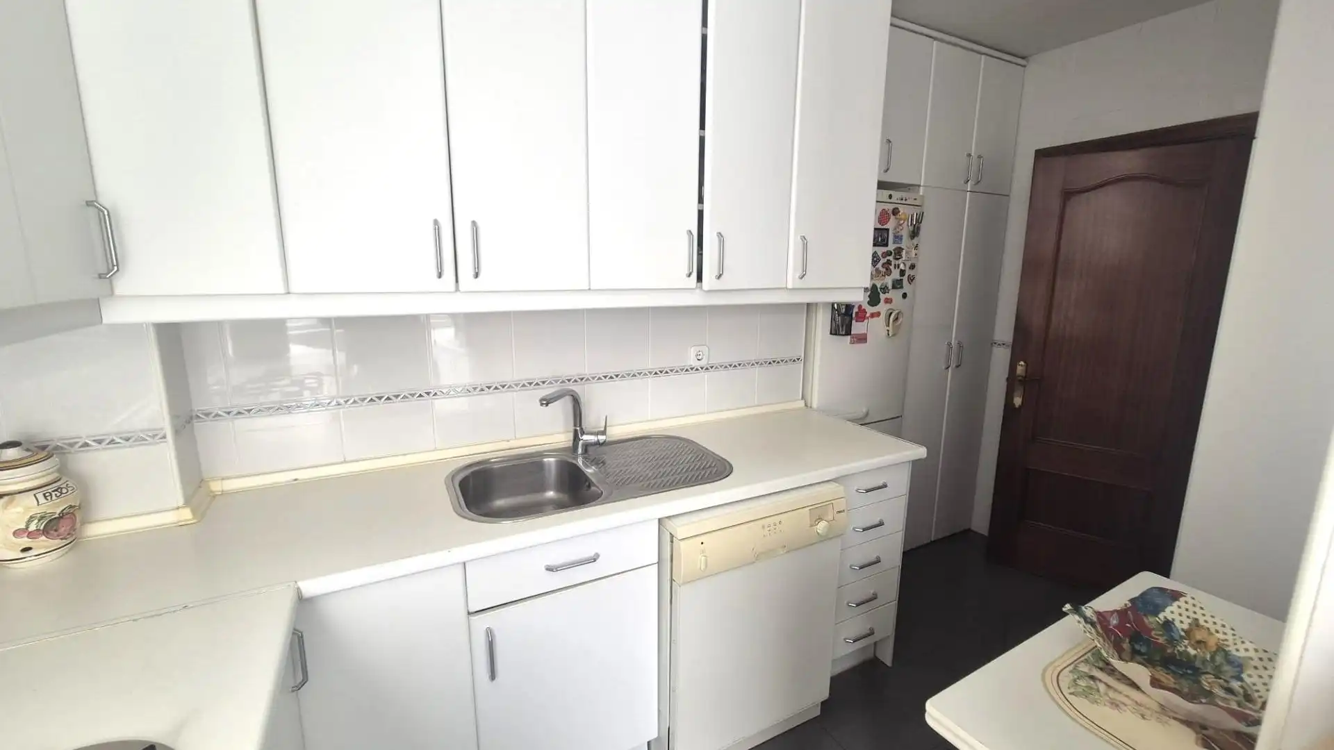 Kitchen of Flat for sale in  Madrid Capital  with Alarm