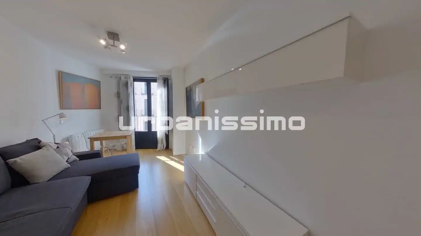 Sala de estar de Apartamento de alquiler en Madrid con Aire acondicionado, Calefacción y Amueblado