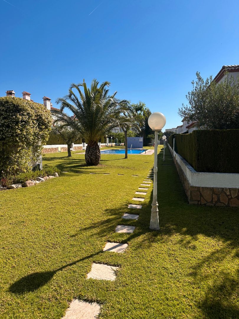 Jardí de Casa adosada en venda en Mont-roig del Camp amb Aire condicionat, Calefacció i Jardí privat