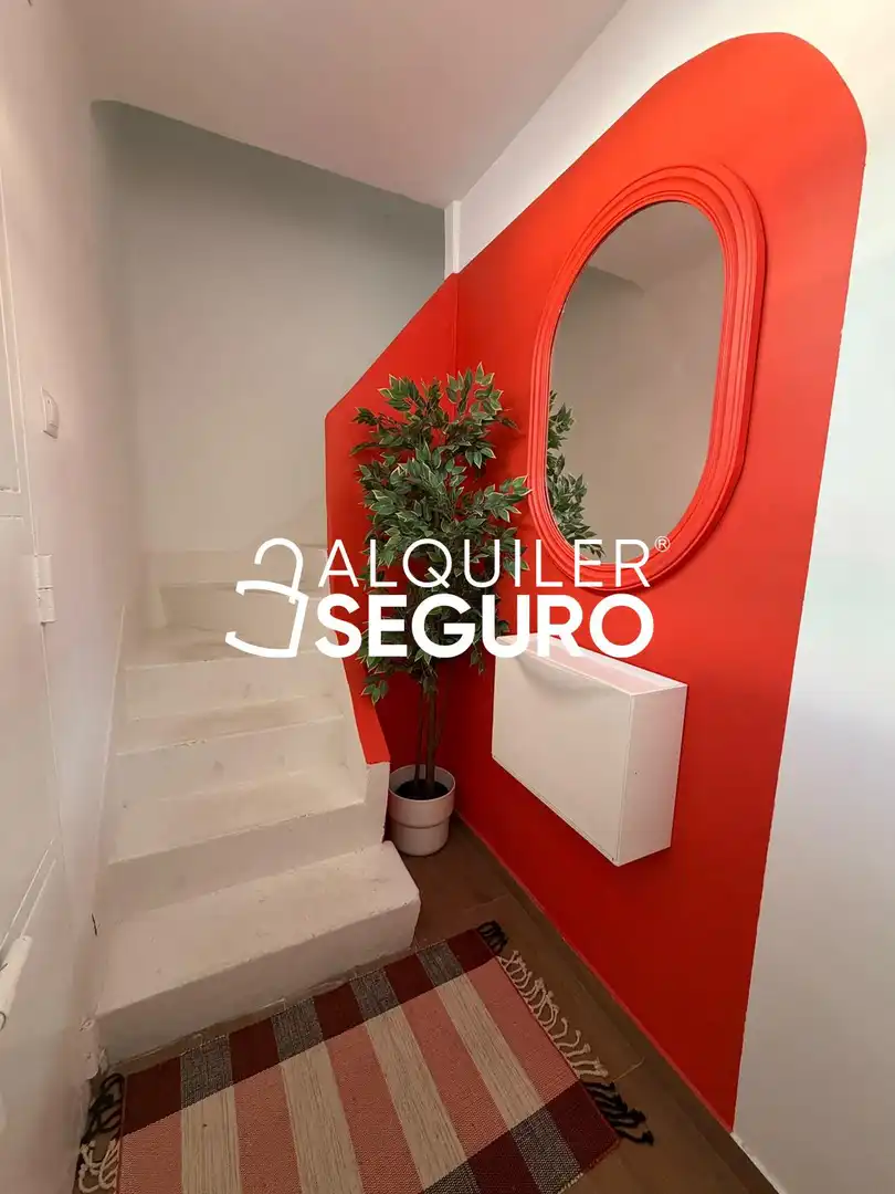 Flat for rent in Madrid  with Air Conditioner and Furnished