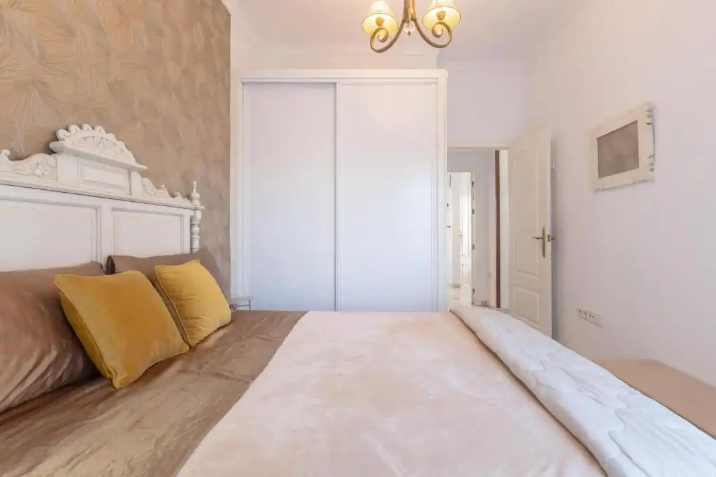 Bedroom of Attic for sale in Fuengirola  with Air Conditioner, Terrace and Oven