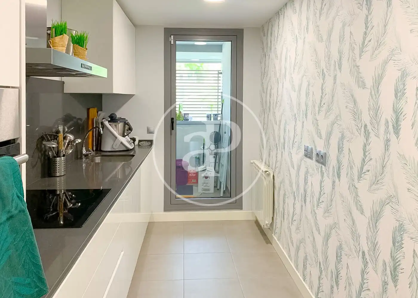 Küche von Wohnung zum Verkauf in Madrid mit Klimaanlage, Heizung und Privatgarten