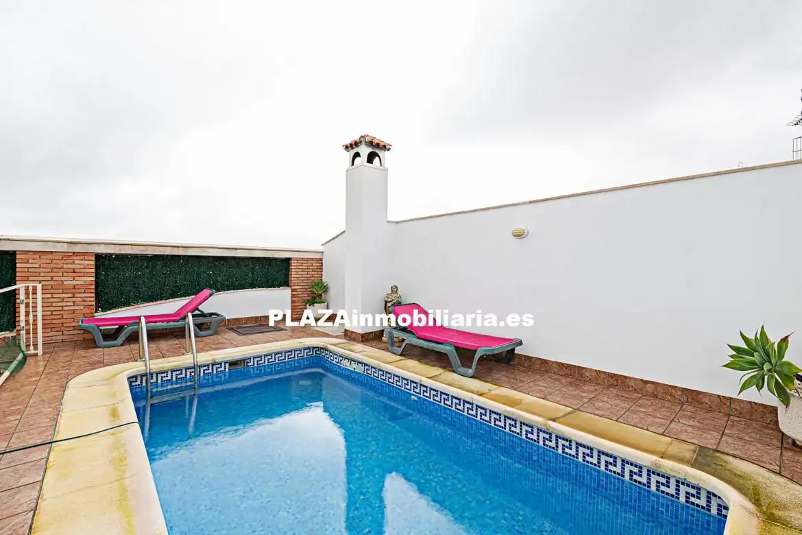 Piscina de Casa o chalet en venta en Lucena con Aire acondicionado, Trastero y Piscina