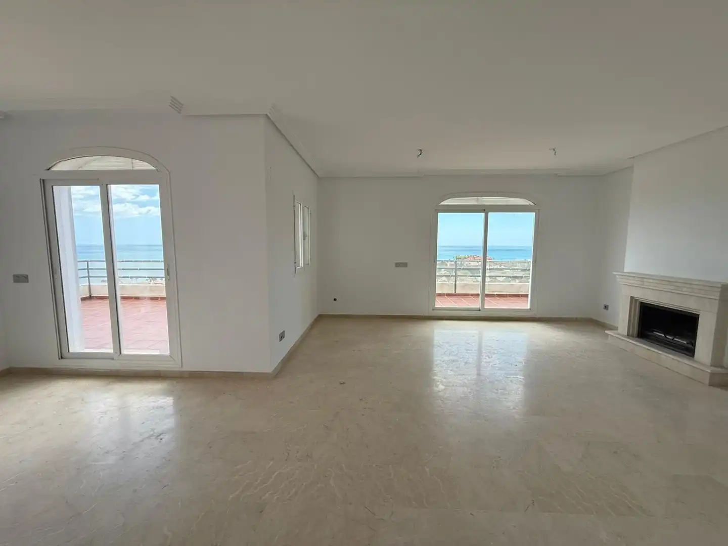 Comedor de Ático en venta en Manilva con Calefacción, Terraza y Trastero