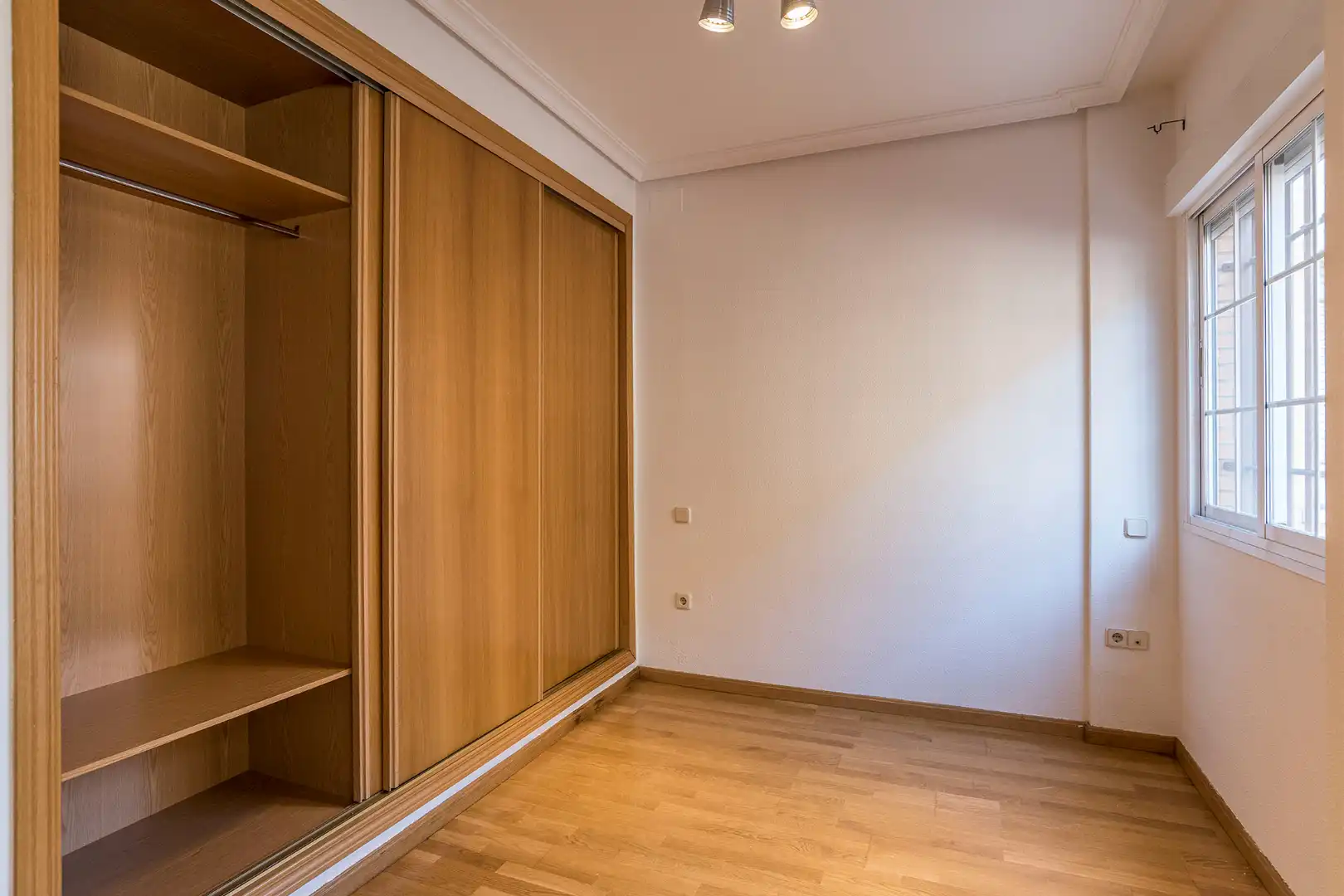 Habitación de Apartamento en venta en Carabanchel