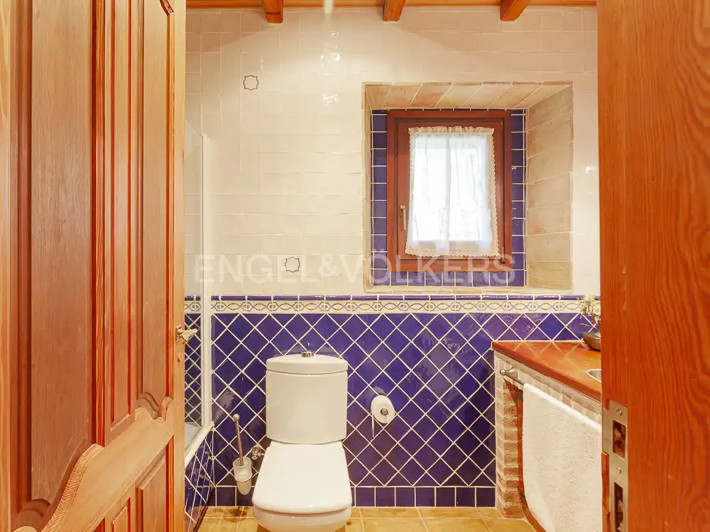 Badezimmer von Gebäude zur Miete in El Bruc