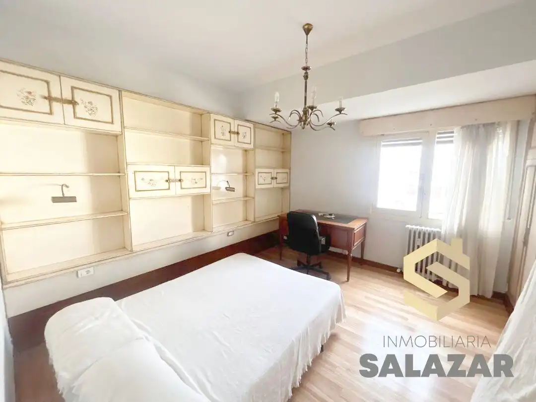 Schlafzimmer von Wohnung zur Miete in Bilbao  mit Heizung