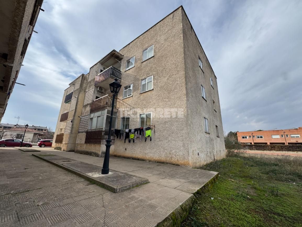 Außenansicht von Wohnung zum verkauf in Humanes mit Heizung