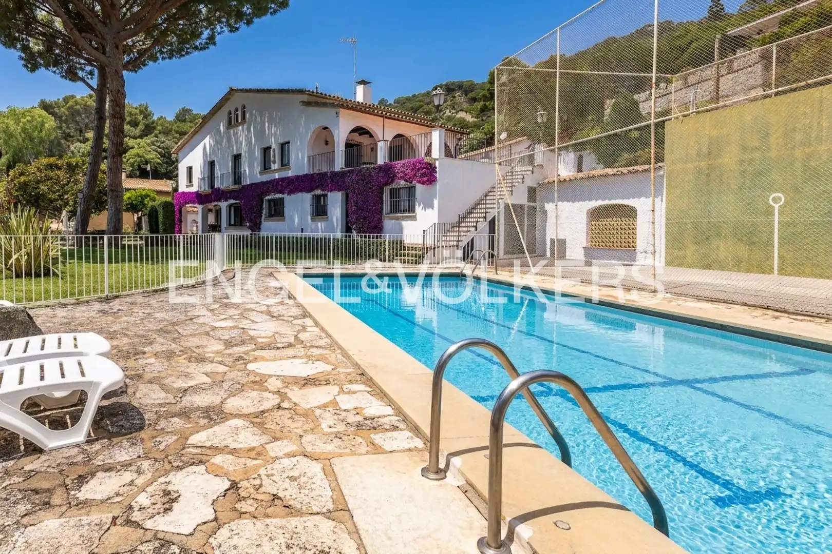 Piscina de Casa o xalet en venda en Premià de Dalt amb Calefacció, Jardí privat i Terrassa