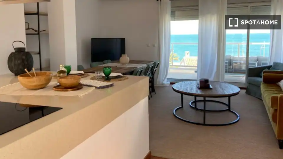 Room in Montañar - El Arenal