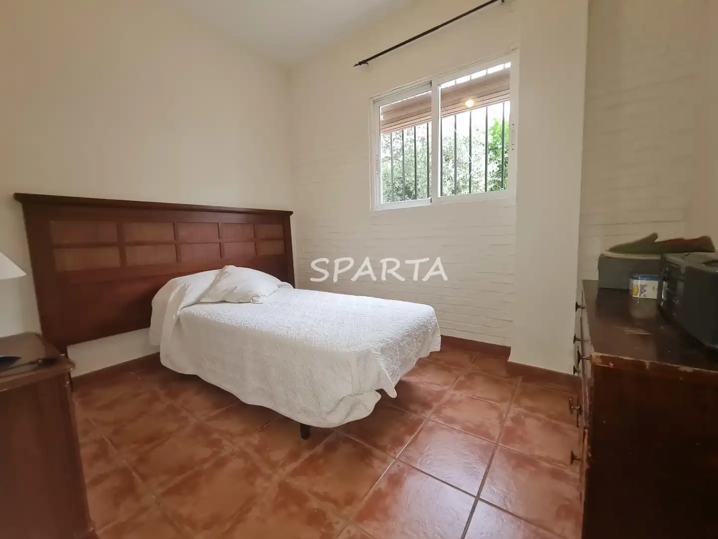 Schlafzimmer von Country house zum Verkauf in Sanlúcar la Mayor mit Privatgarten, Schwimmbad und Ofen