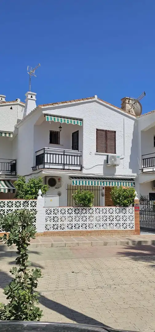 Adosado en venta en La Carihuela - Los Nidos, imagen 4