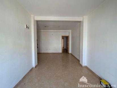 Flat for sale in Linares  with Air Conditioner and Balcony