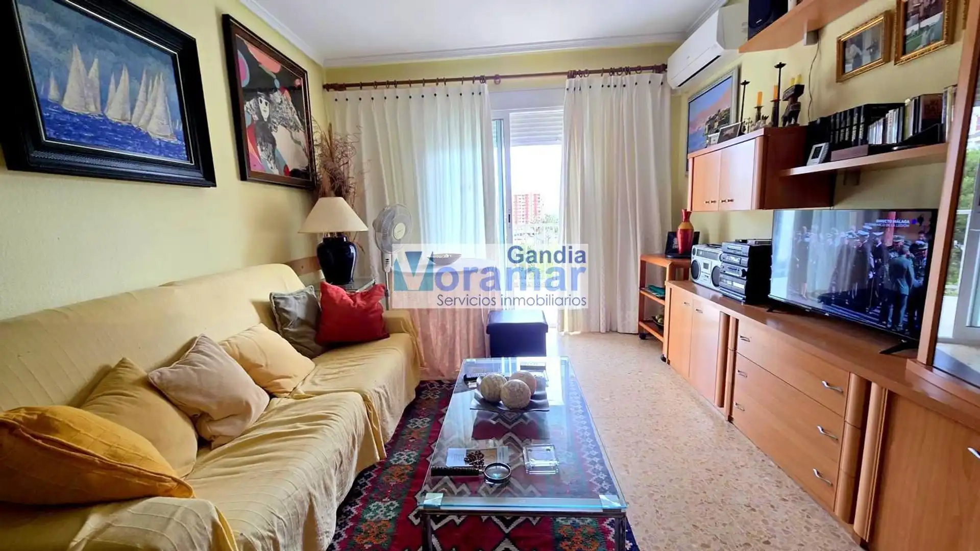 Sala d'estar de Apartament en venda en Gandia amb Aire condicionat, Terrassa i Moblat