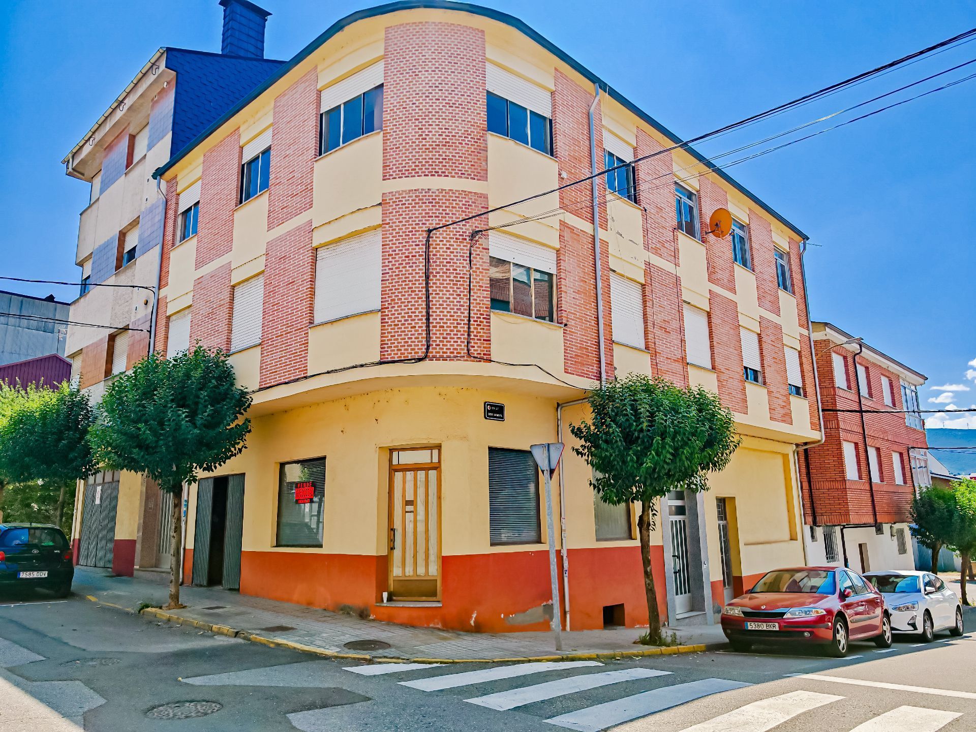 Vista exterior de Pis en venda en Bembibre amb Calefacció i Traster