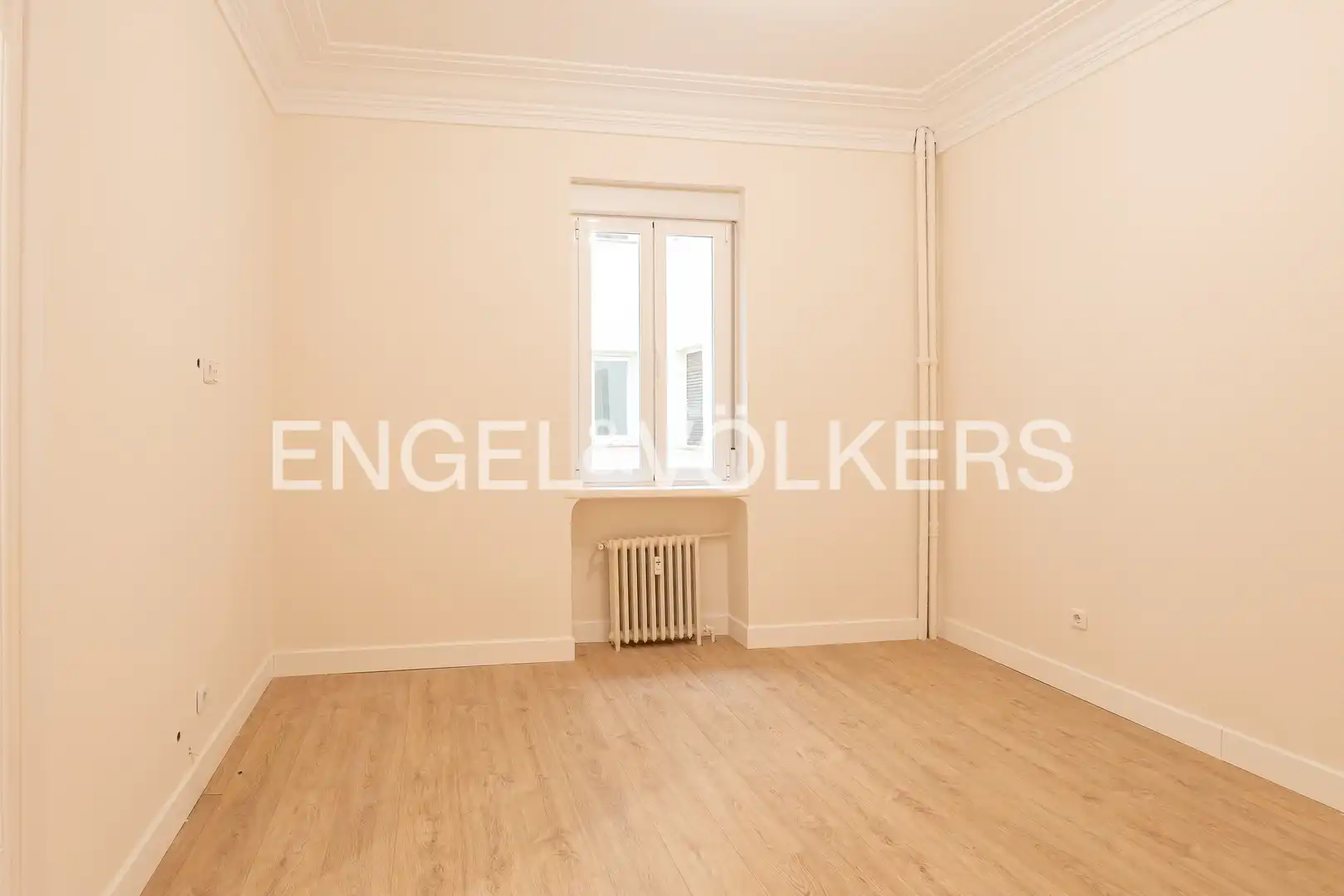 Dining room of Flat for rent in Madrid  with Air Conditioner, Heating and Balcony