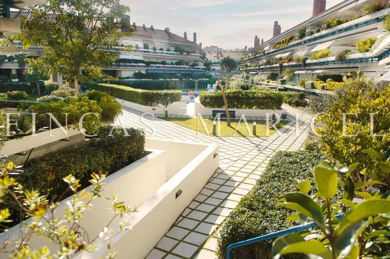 Exterior view of Flat for sale in Sitges  with Air Conditioner, Heating and Private garden