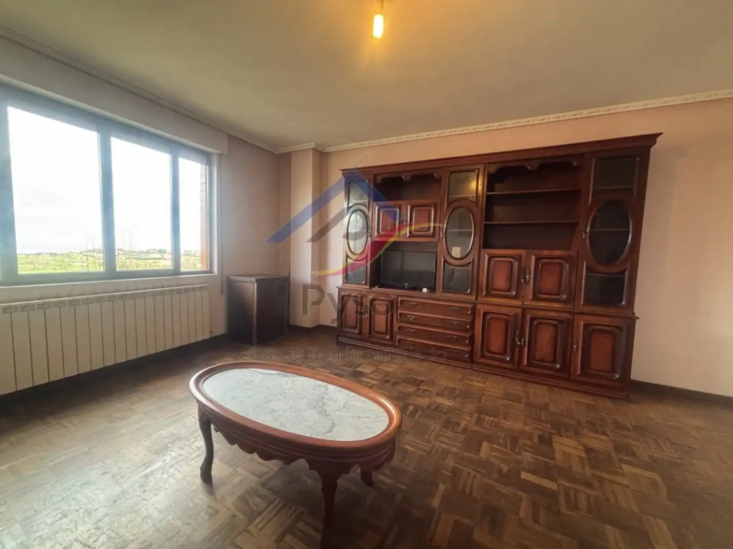 Sala d'estar de Casa o xalet en venda en Santander amb Parquet