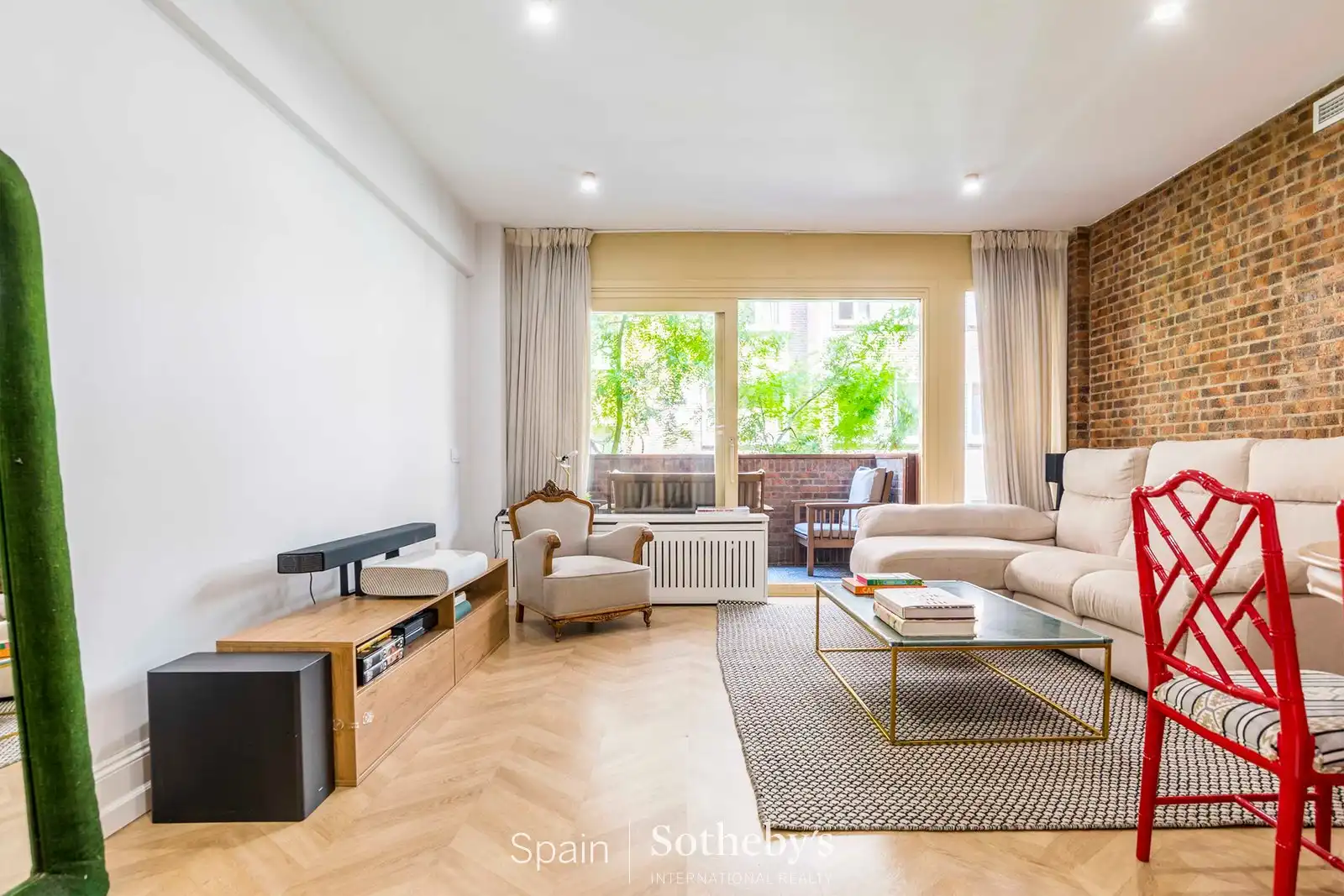 Living room of Apartments for rent in Madrid  with Air Conditioner, Heating and Terrace