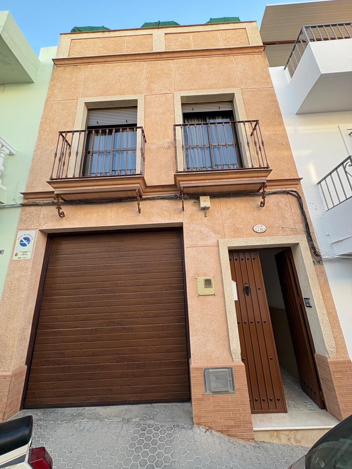 Vista exterior de Casa o xalet en venda en Morón de la Frontera