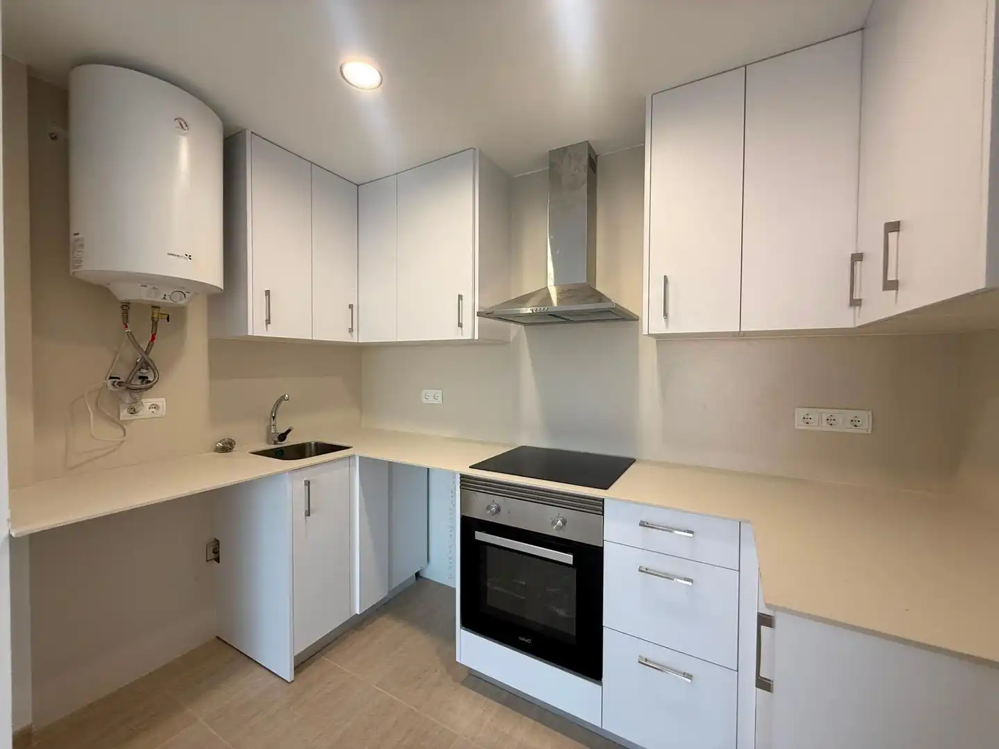 Cocina de Apartamento en venta en Deltebre con Calefacción, Terraza y Balcón