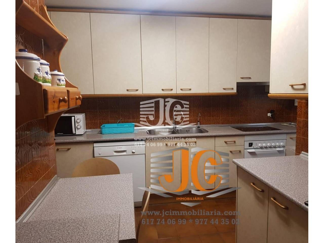 Cuina de Pis de lloguer en Tortosa amb Aire condicionat, Calefacció i Terrassa