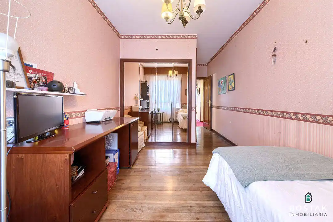 Schlafzimmer von Wohnung zum Verkauf in Bilbao  mit Heizung, Terrasse und Möbliert