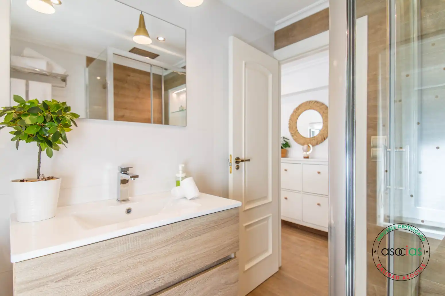 Bathroom of Flat for sale in Oviedo   with Heating