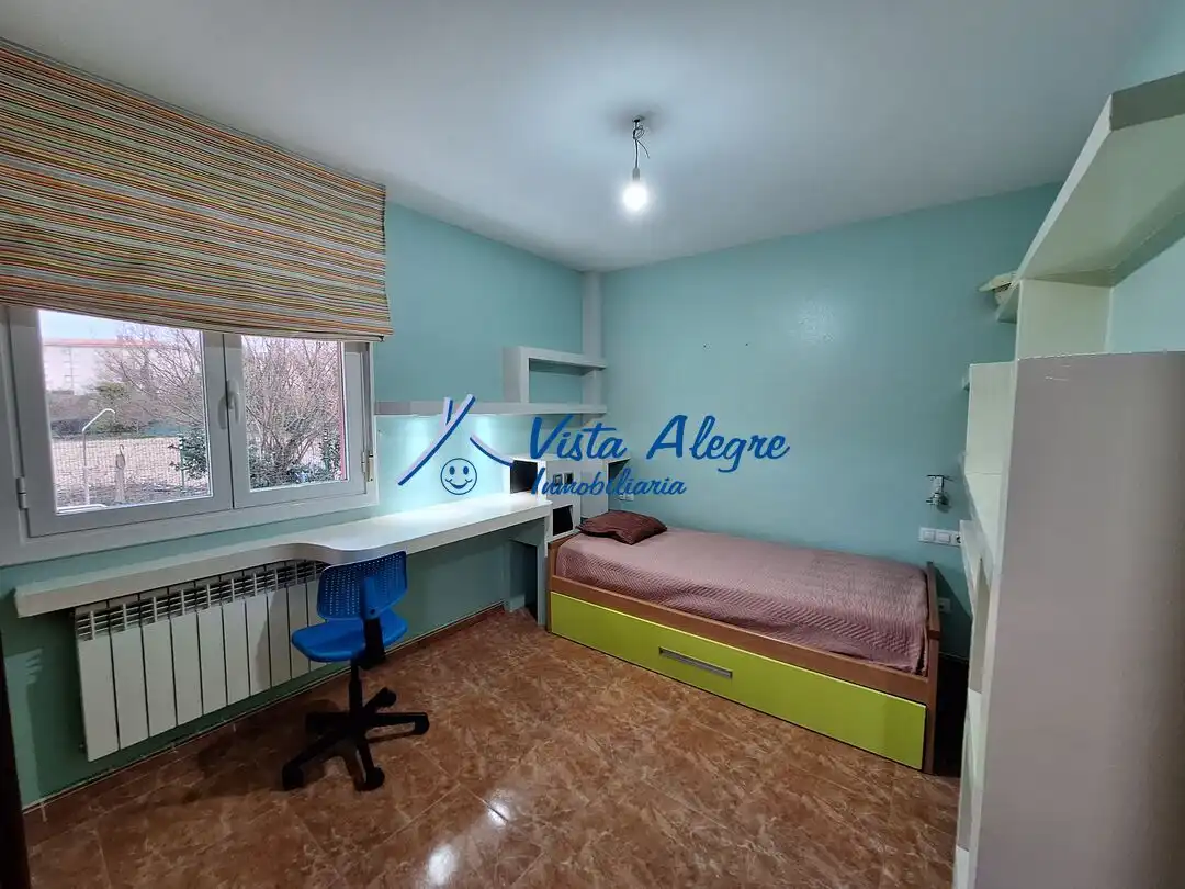 Habitación de Piso en venta en Anguciana con Calefacción, Trastero y Piscina