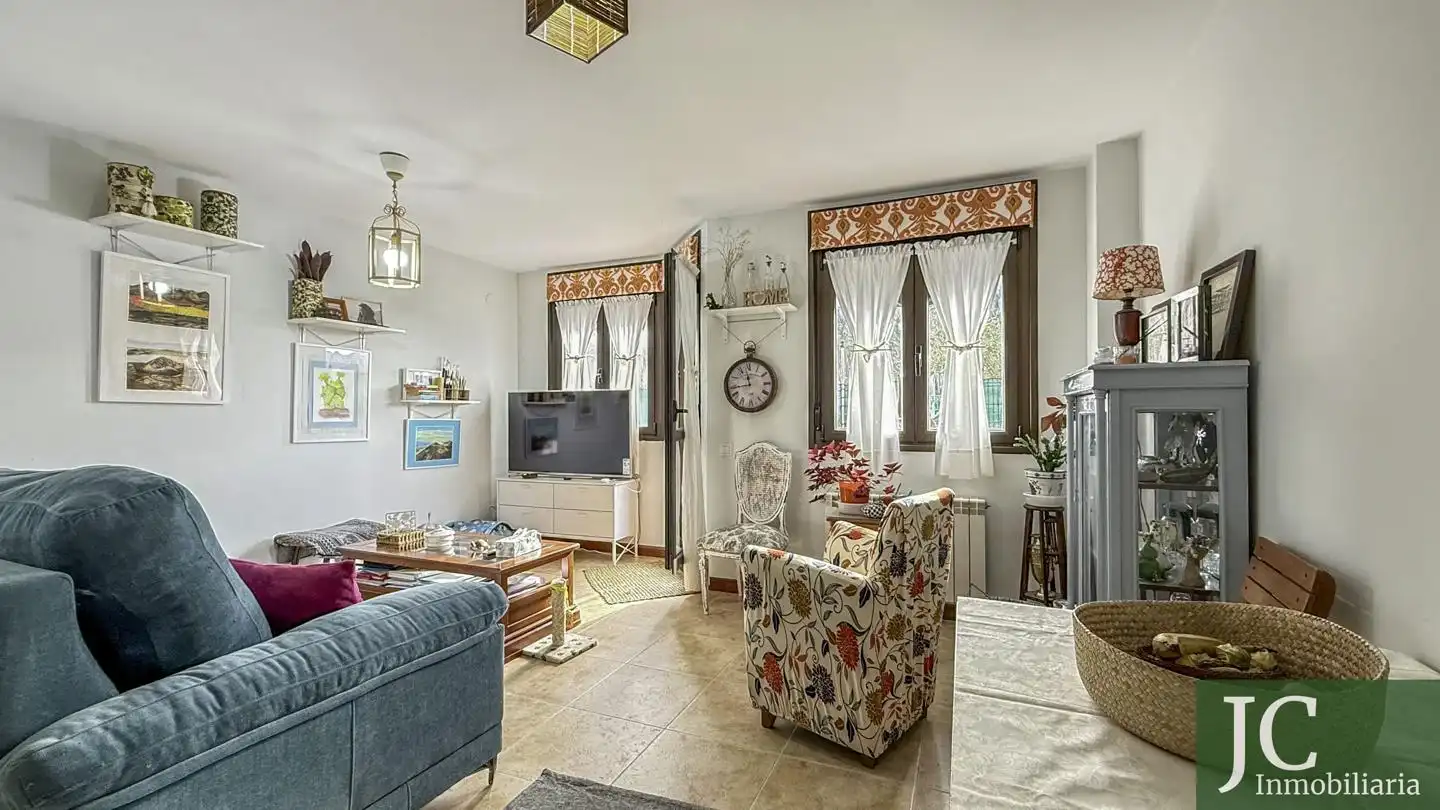 Sala de estar de Planta baja en venta en Limpias con Calefacción, Jardín privado y Terraza