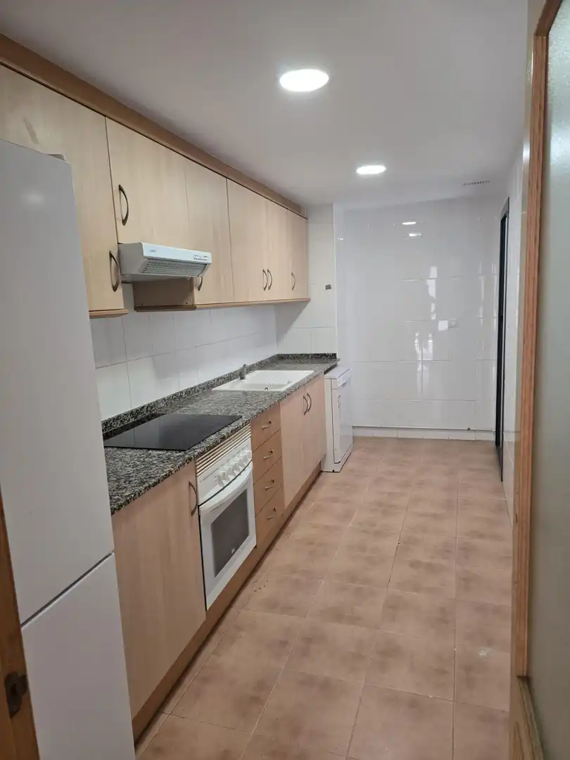 Flat with lift to rent in Oeste, imagen 5