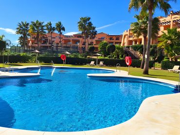Piano terra con piscina in vendita a Bahía de Casares