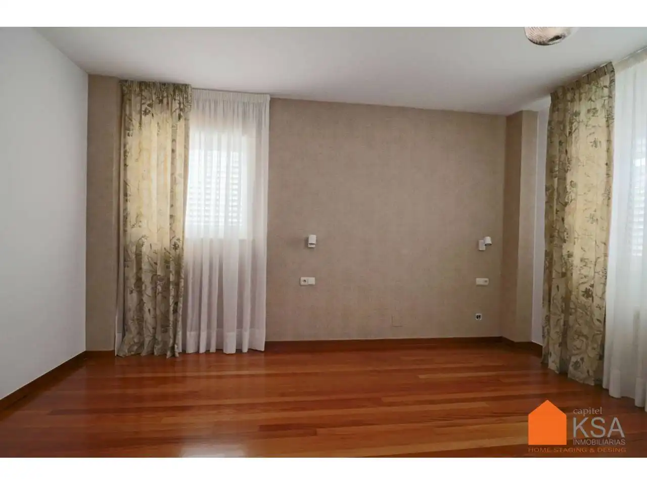 Houses for sale in Calle Piñeiro de Villestro, Parroquias de Santiago